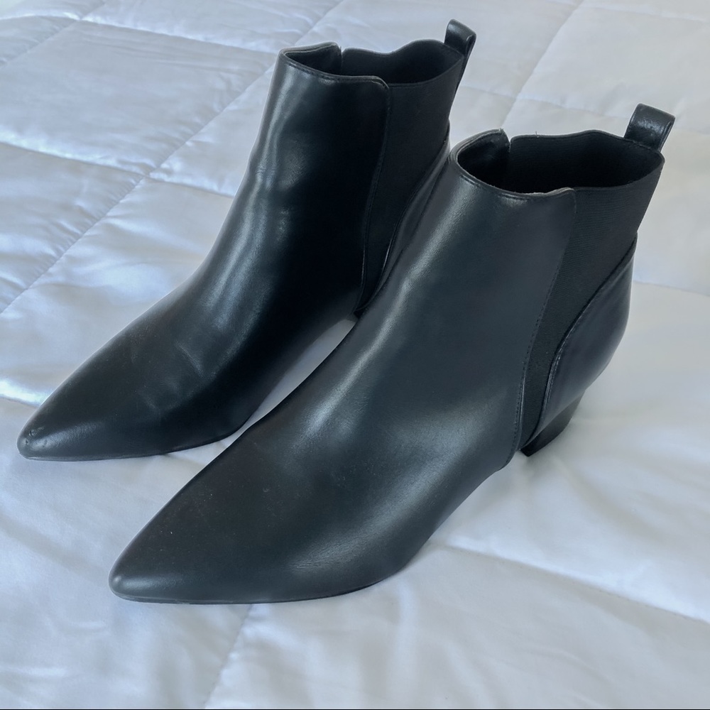 Black Pointed Toe Boots